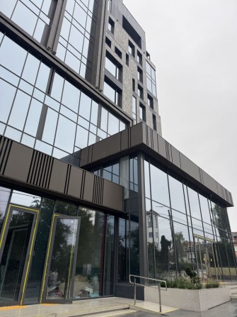 Продаж квартири без ремонту, паркова зона - фото 1