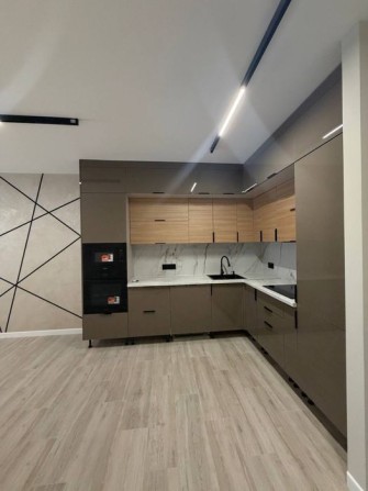 Продаж 1,5 кімнатної West Towers - фото 1