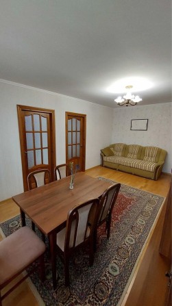 Продаж 4-ох кімнатної квартири в зручній локації міста - фото 1