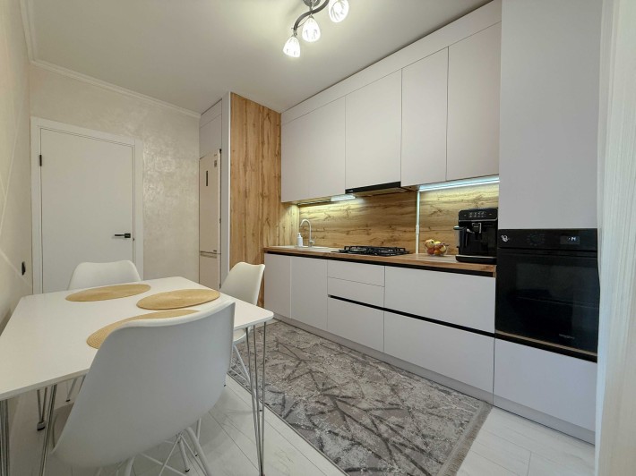 Продаж 3 кімнатної квартири сучасний ремонт - фото 1