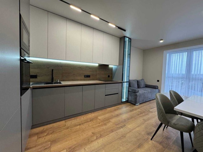 Продам однокімнатну квартиру з новим дизайнерським ремонтом - фото 1