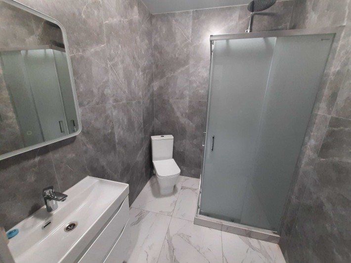 Продаж 1 кім кв. в новобудові і/о є/р - фото 1