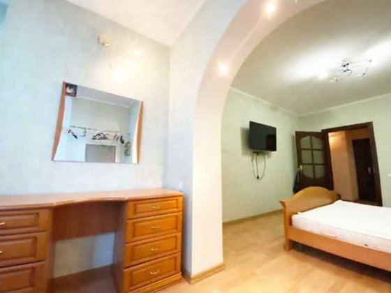 |  Продаж 3-кімнатної квартири з ремонтом Район 12 школи Ровно