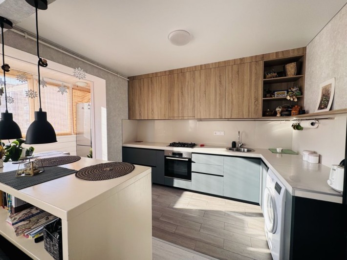 Продаж 1 кімнатної квартири/студії на Мельника. Ремонт, меблі, техніка - фото 1