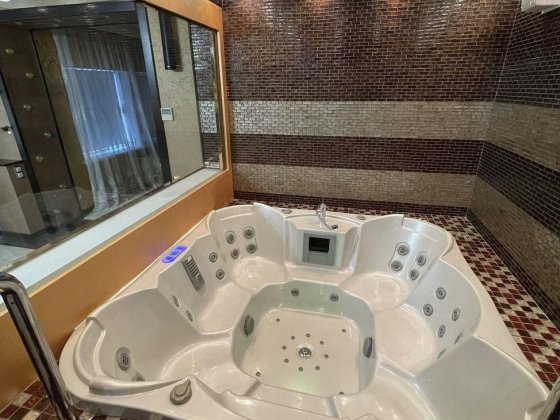 3-к, Центр, новобуд, дизайнерський ремонт, автономне, цегла Полтава