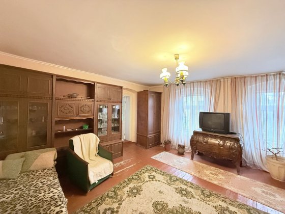 Нерухомість + 15 сот в центрі Ужгород