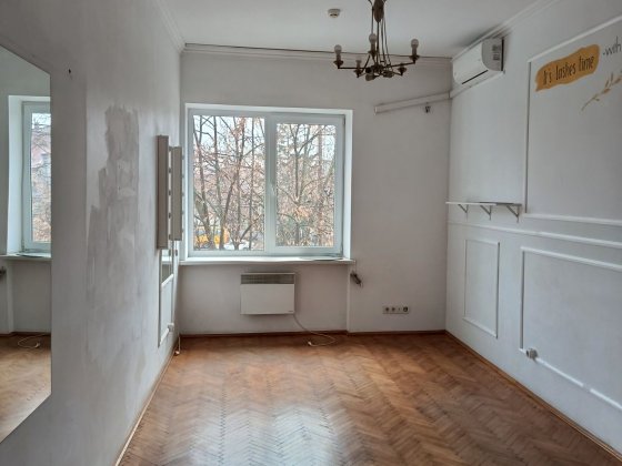 Продам 2-кімнатну квартиру в центрі міста Ужгород