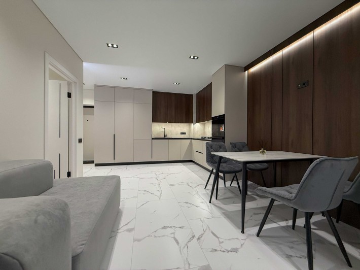 Стильна 1-кімнатна квартира з ремонтом/автономне опаленння/46,6 м² - фото 1