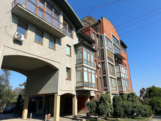 квартира в двох рівнях в центрі міста.