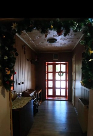 трирівнева квартира котеджного типу з гаражем та подвір’ям в Чопі - фото 1