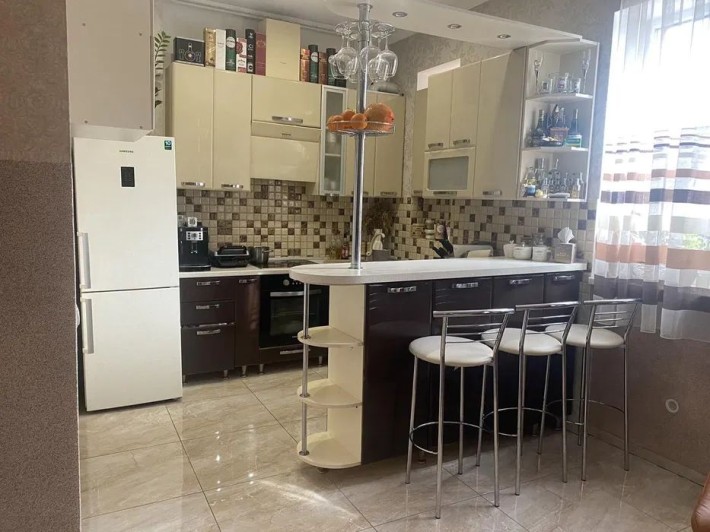 1.5 кім, центр, набережна,60м.кв - фото 1