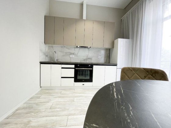 Продаж 1к/Новий Район/8-го Березня/ Токіо Ужгород