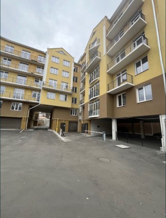 2-х кімн. Новобудова в Центрі - 84 м2 вул. Українська 44А - фото 1