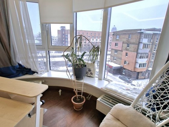 Продаж 2К . на Печерську ! 4 поверх ! Князів  Острозьких 46/ 2 Київ