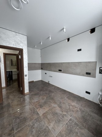 Продаж 1км квартира з ремонтом в новобудові - фото 1