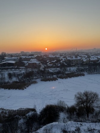 Продам здану 2кімн квартиру, вул. Руська - фото 1