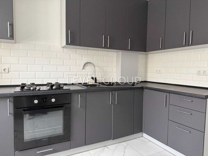 ГАРНА ЦІНА 3-кім біля метро вул.Героїв Дніпра 32-Б Оболонський район - фото 1