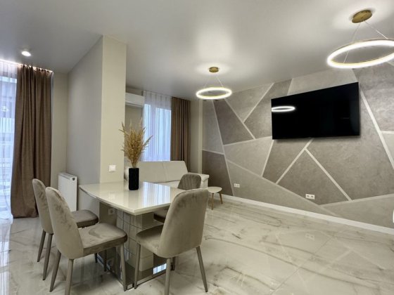 Продається  пентхаус з ремонтом та меблями вул. Рівненська Черновцы