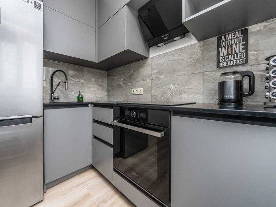 Продаж 1к з гарним ремонтом. м. Мінська. м. Дорогожичи. Киев