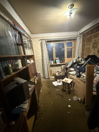 Продається 3- кімнатна квартира біля ринку Юність - фото 1