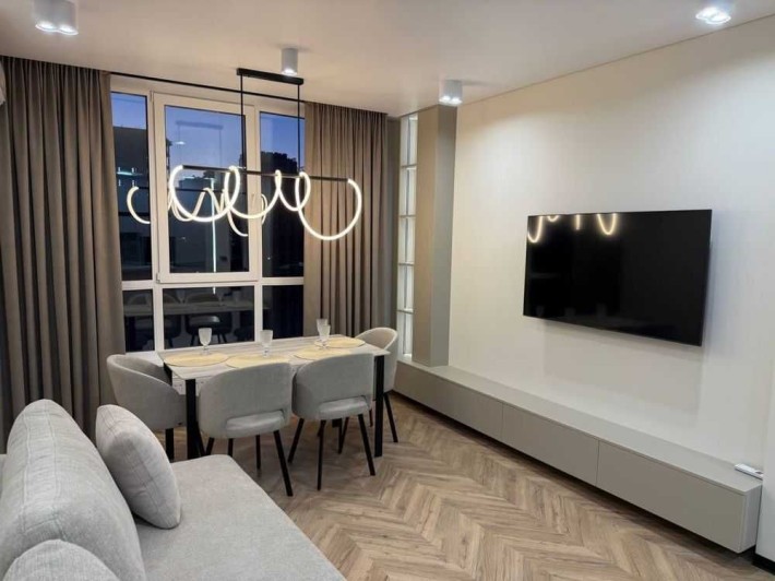 WOW! 2к квартира з ремонтом 75м2 в Жк "Варшавський 2" м.Нивки - фото 1