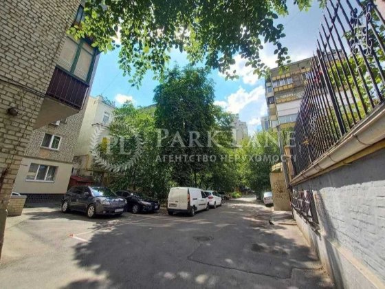 1к біля метро Палац Україна, Лабораторна, Антоновича, Печерськ, Центр Киев