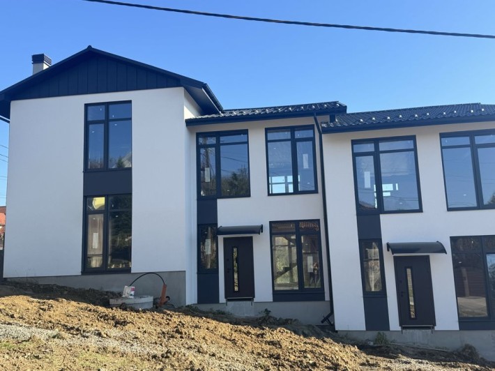 Джерельна,початок вулиці. - фото 1