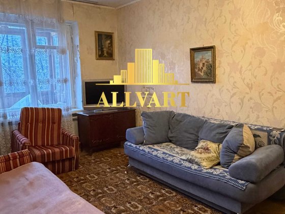 Продаж 3-к квартири без ремонту, бульв. Лесі Українки, Центр Печерськ Киев