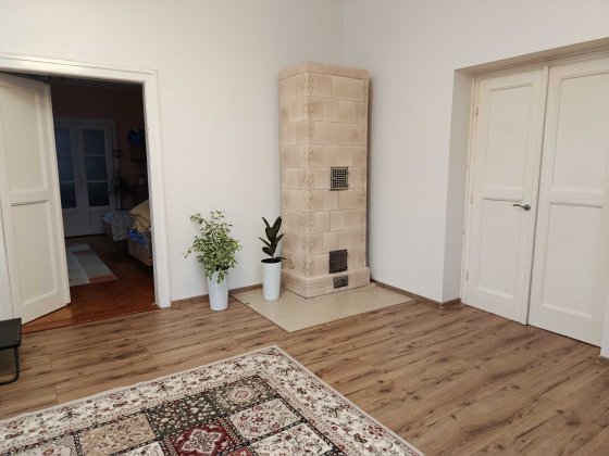 Продається 3-х кім. квартира напівособнячного типу в центрі міста Ужгород