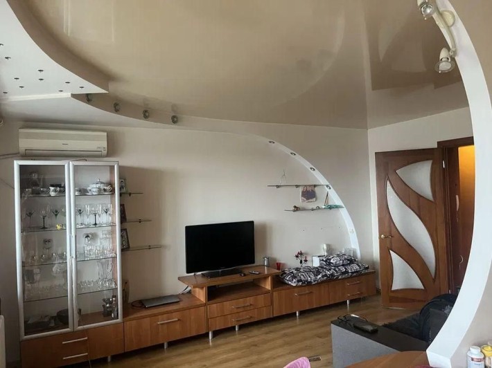 Продам 3-комн квартиру в районе Молодогвардейская ул. - фото 1