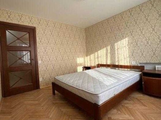 2к Коновальця Печерськ Сталінка Велика Васильківська Палац України Київ