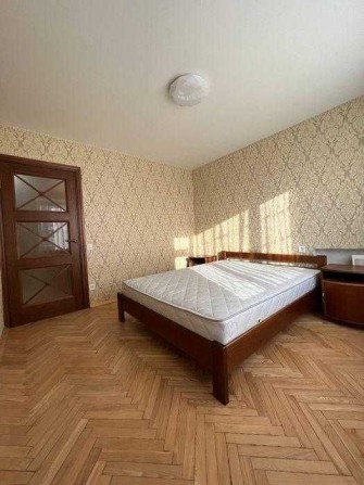 2к Коновальця Печерськ Сталінка Велика Васильківська Палац України - фото 1