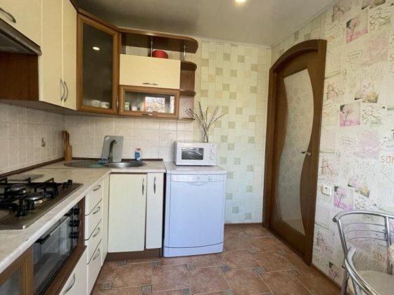 Продам 2-комн квартиру в районе Червоного Казачества ул. Дніпро