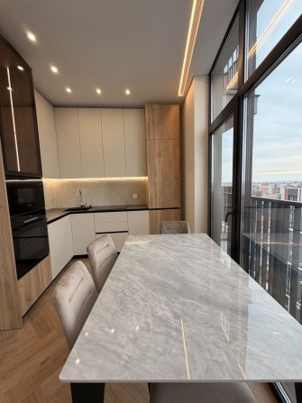 Продаж квартири в новобудові з дизайнерським ремонтом жк Crystal - фото 1