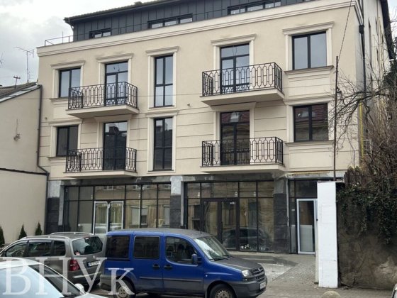 ЦЕНТР 2кім квартира з паркомісцем та виходом на набережну Ужгород