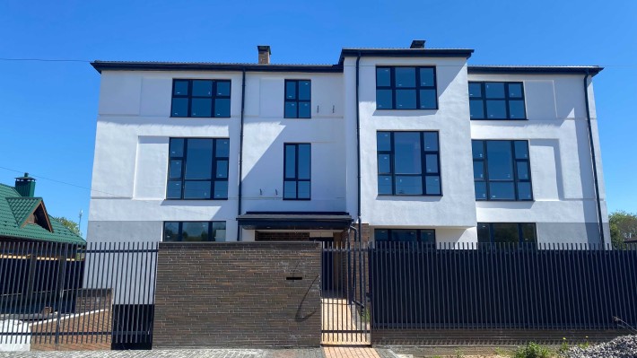 Продається 4-кімнатна квартира в новому малоквартирному будинку. - фото 1