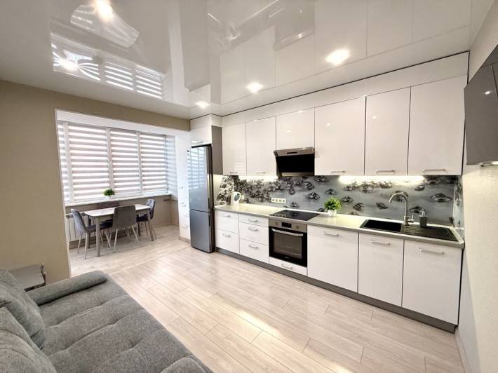 Продам квартиру на  жм Победа - фото 1