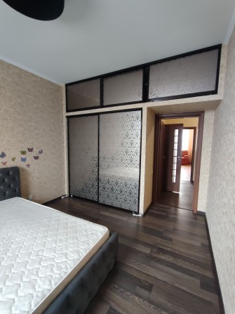 3-х ком кв. 85 м.кв.2-й этаж Левый берег,район Фрунзенского. Автономка - фото 1