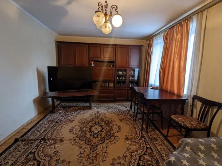 Продам 3-комн квартиру в районе Строителей ул. - фото 1