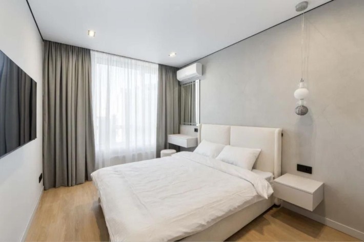 Сучасна! Затишна 1-к квартира 44 м² ЖК Варшавський 3 - фото 1