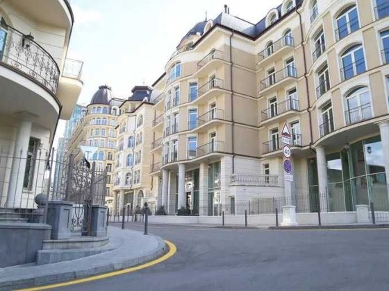 Продам квартиру 320 кв.м в ЖК Ренессанс Резидент Добролюбова Печерск Київ