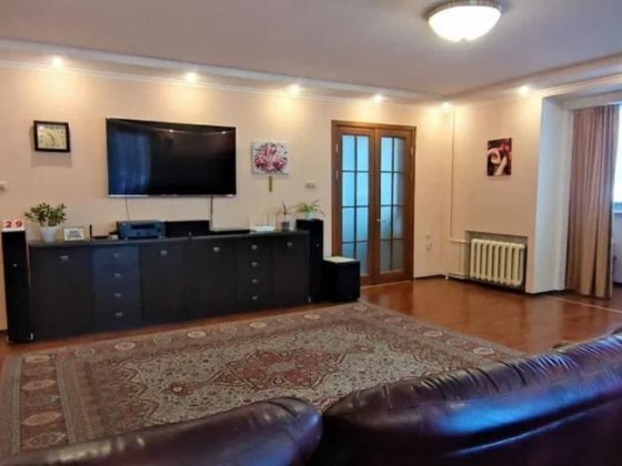 Продам 5-комн квартиру в районе Кедрина Дмитрия ул. Дніпро