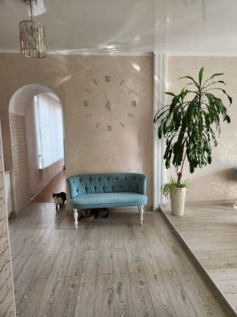 Гарний торг !Терміновий  продаж багато габаритної квартири двох рівнев - фото 1