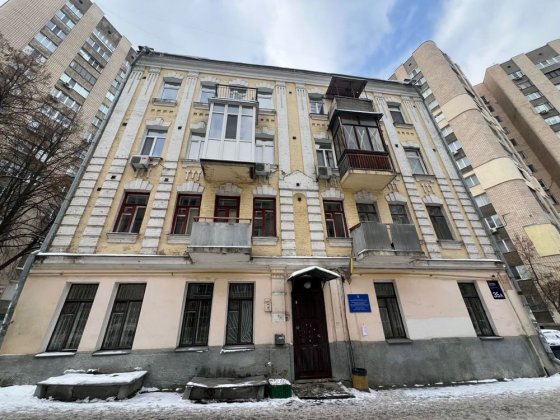 Двохкімнатна центр Олександра Кониського Киев