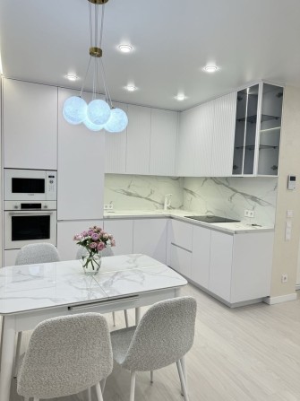 Світла та затишна 1-к квартира 42 м² ЖК Варшавський Плюс - фото 1