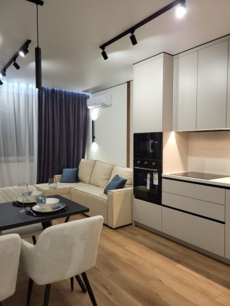 Продам квартиру Жк Варшавський 3 Олеся 7.6 3к 85м Виговського - фото 1