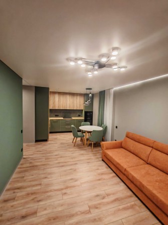 БЕЗ %Продам 2к квартиру новый ремон метро Диброва Некрасова Варшавский - фото 1