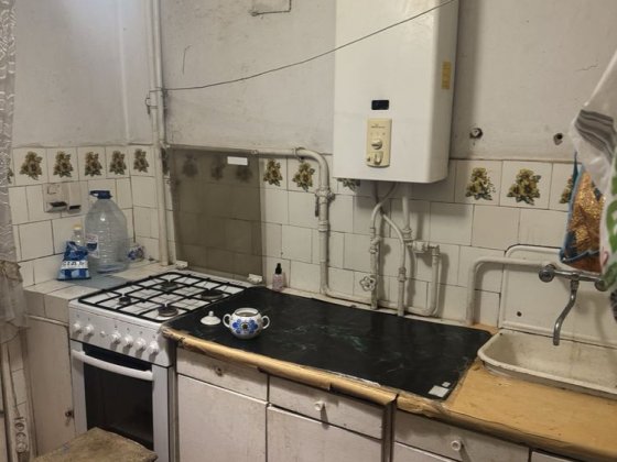 Продаж 2 кв центр середній поверх цегла терміново Житомир