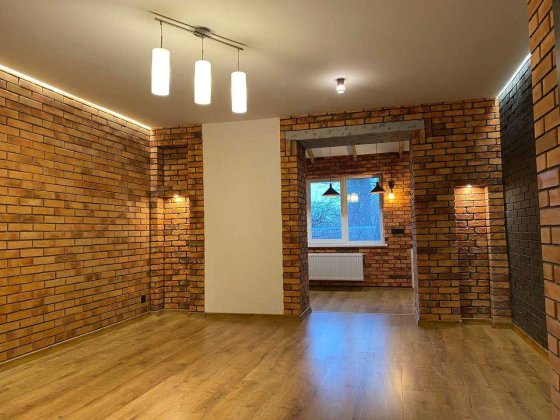 Продаємо квартиру в центрі міста з АО, прибудовою і підвалом Житомир