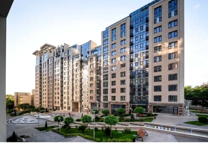 Продажа 5к квартиры без ремонта Бульвар Фонтанов, Саперное Поле 5, - фото 1